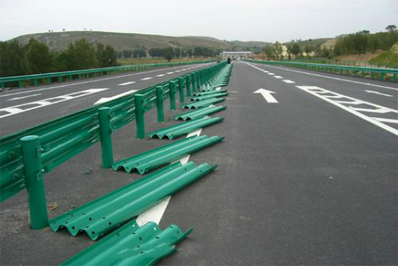 淮安波形护栏的维护与管理确保道路安全的关键步骤