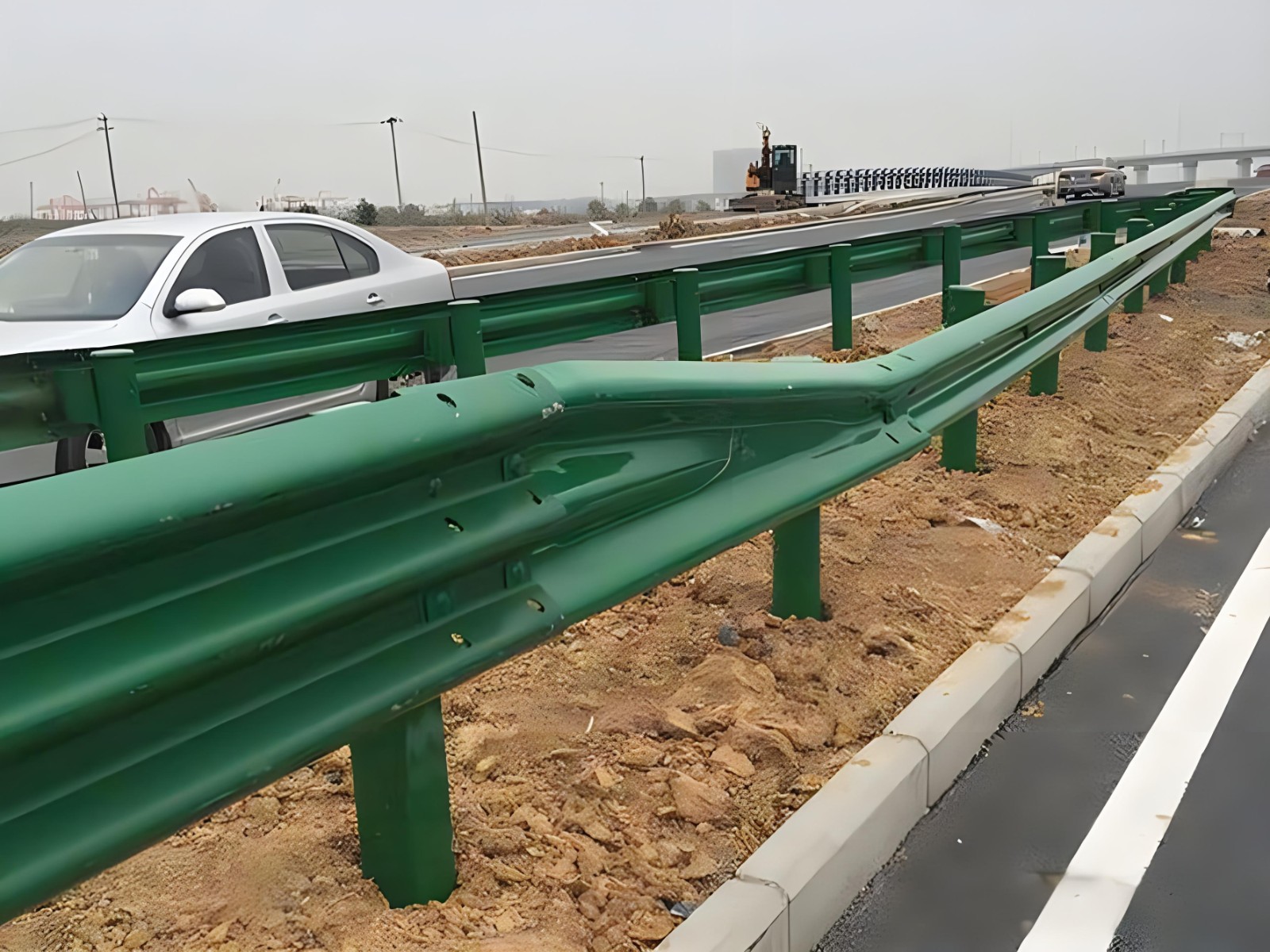 淮安高速波形护栏板日常维护方案确保道路安全新举措